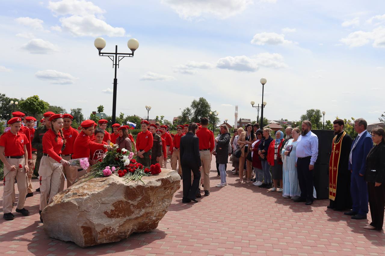 В Батайске почтили память погибших в ходе Великой Отечественной войны и  специальной военной операции